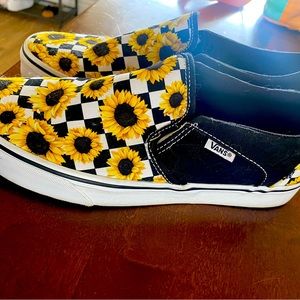 Size 9 women’s slip on vans